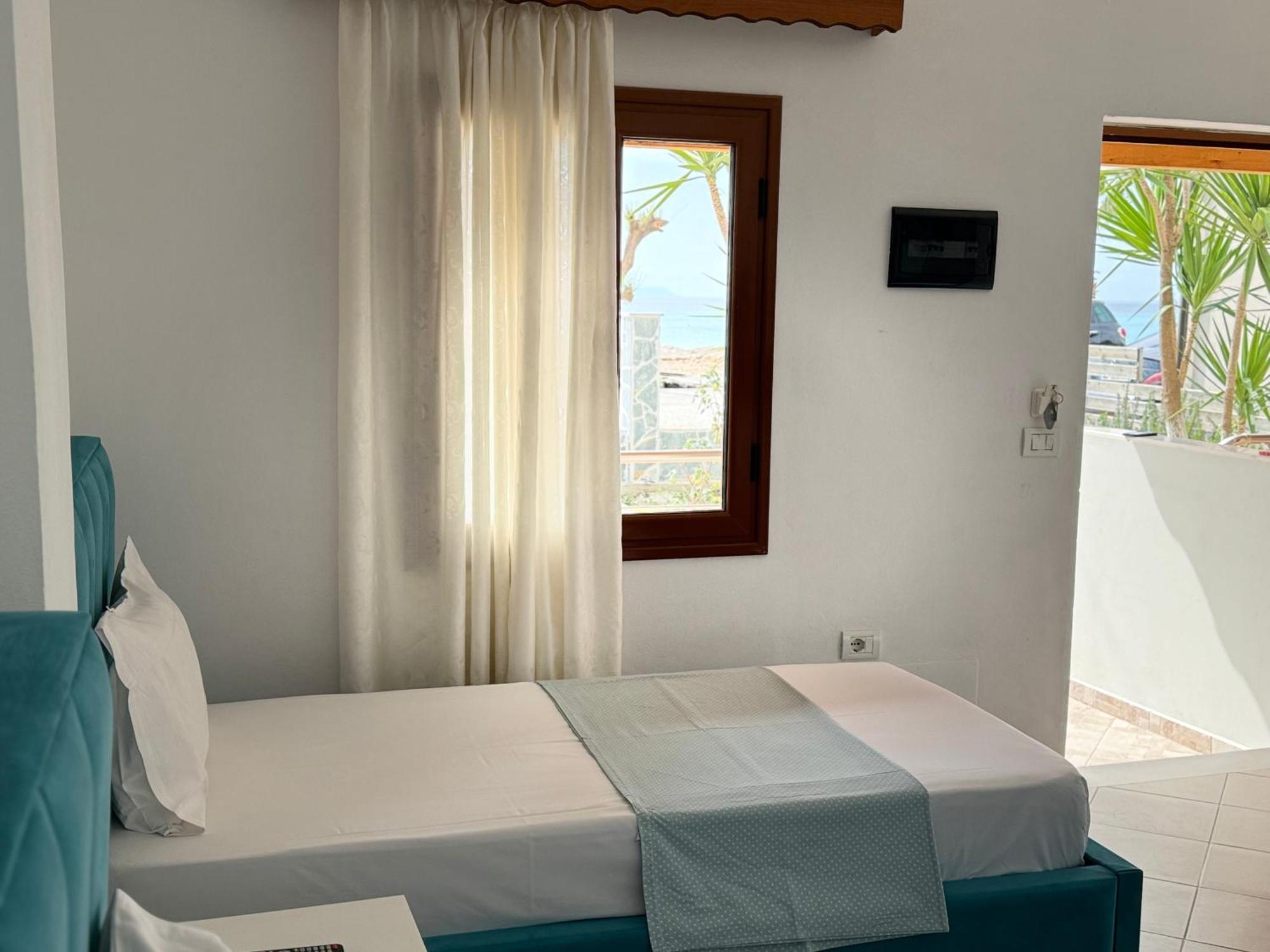Ionian View B&B Himare Kamer foto