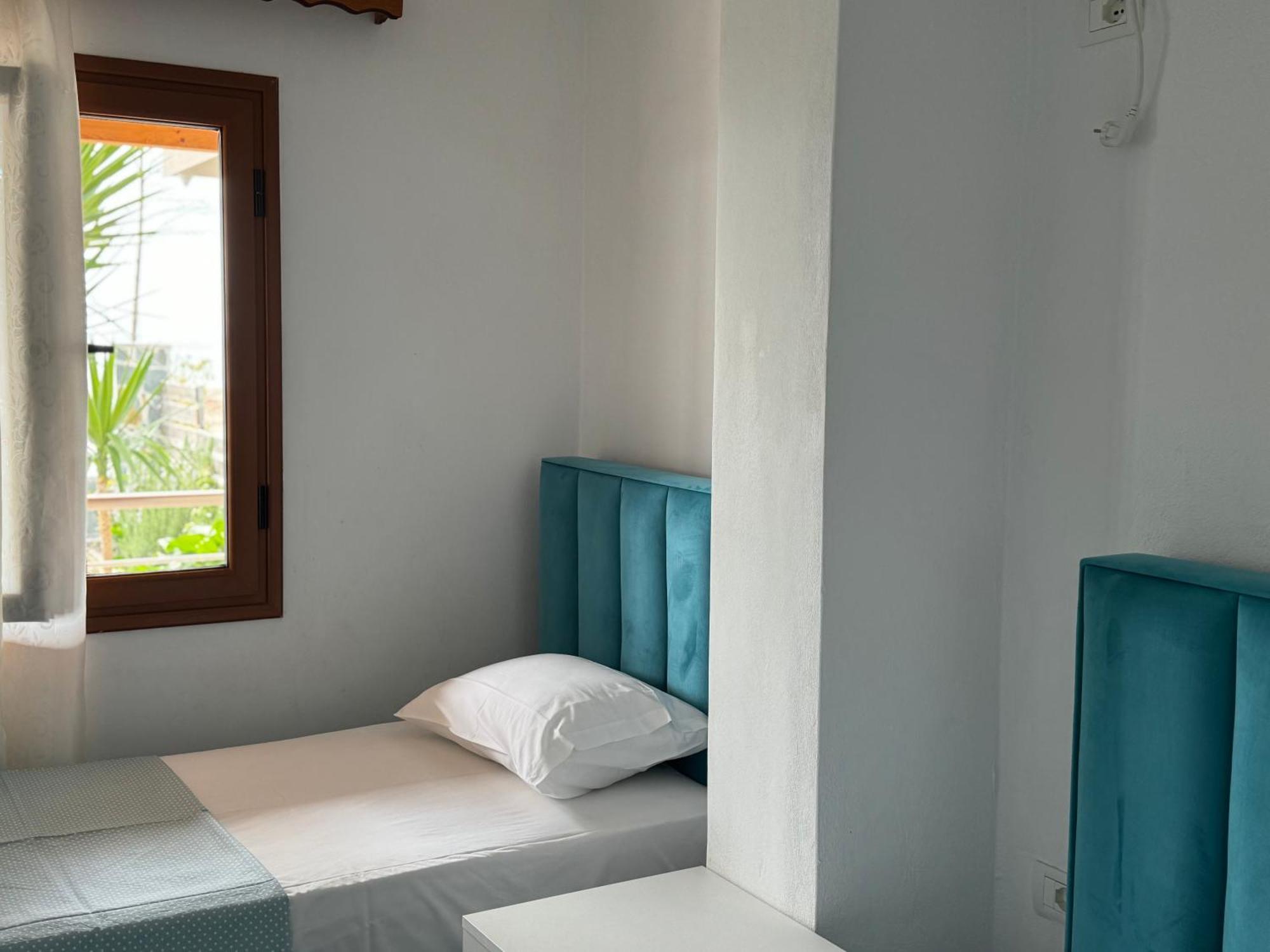 Ionian View B&B Himare Buitenkant foto