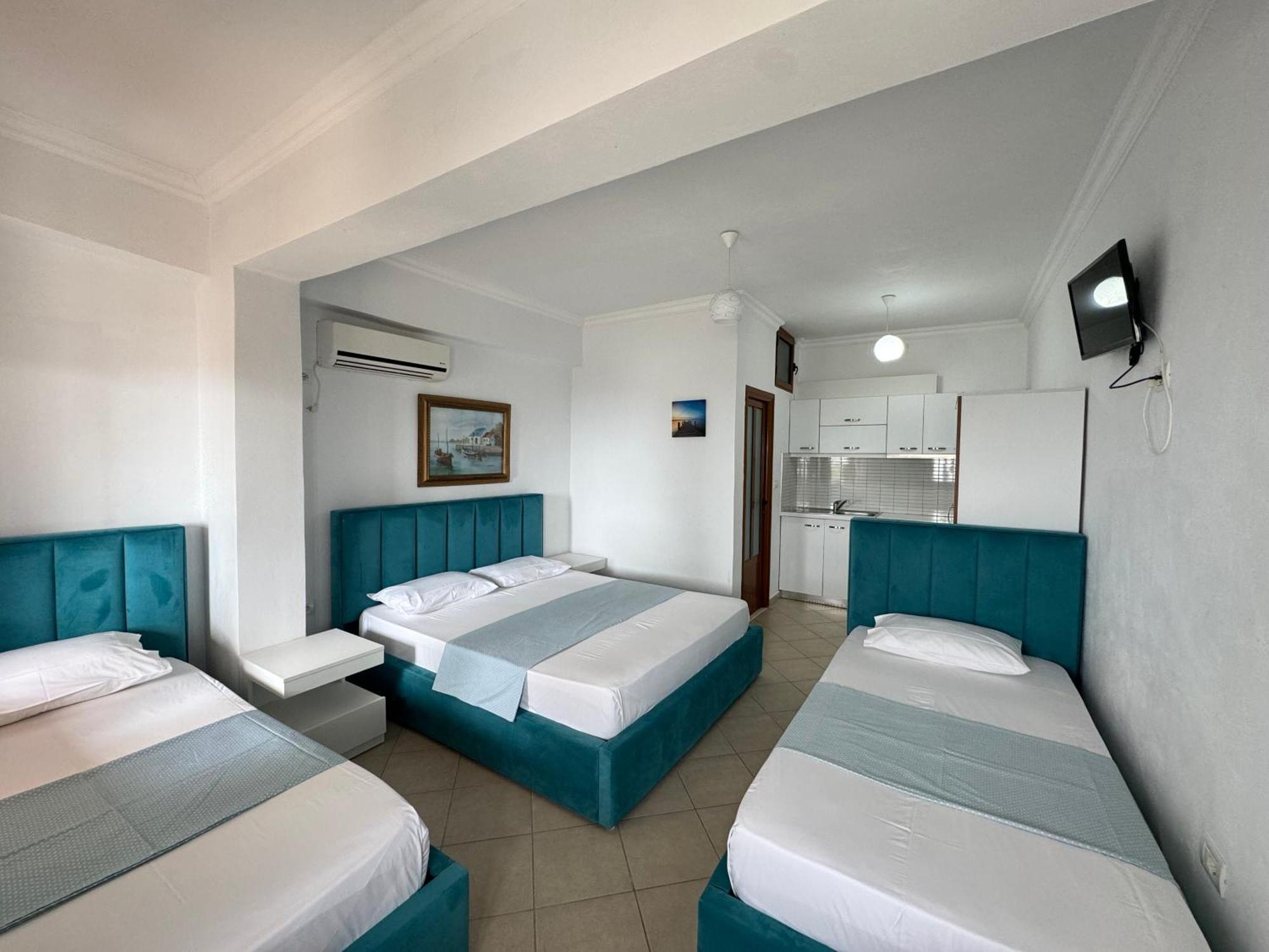 Ionian View B&B Himare Buitenkant foto