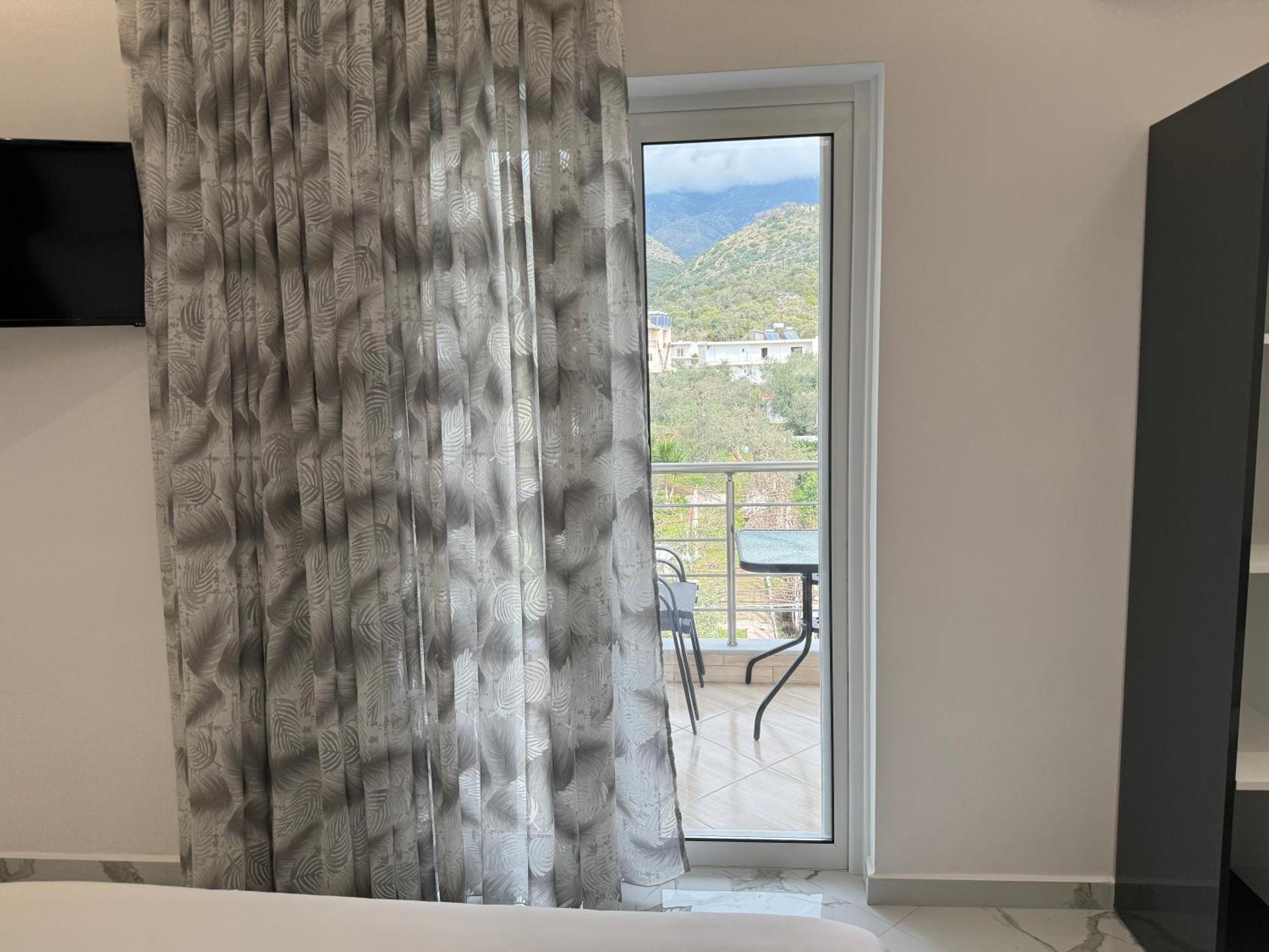Ionian View B&B Himare Buitenkant foto